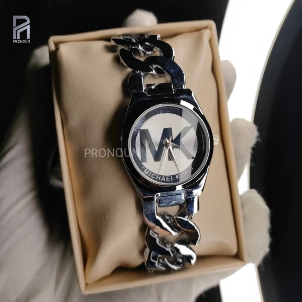 MICHAEL KORS Stainless Steel fashionable Women watches 🧕🥀 - Image 7